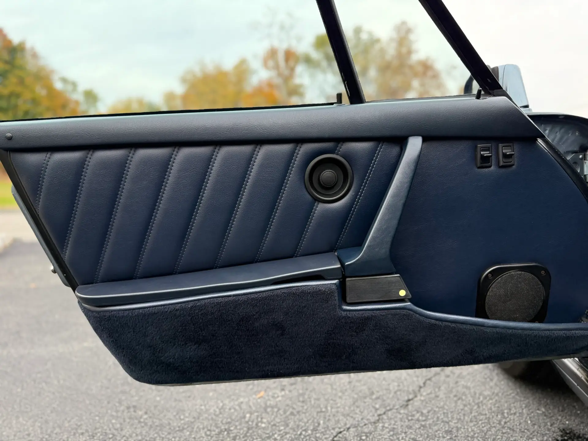 
								1984 Porsche 911 Carerra full									