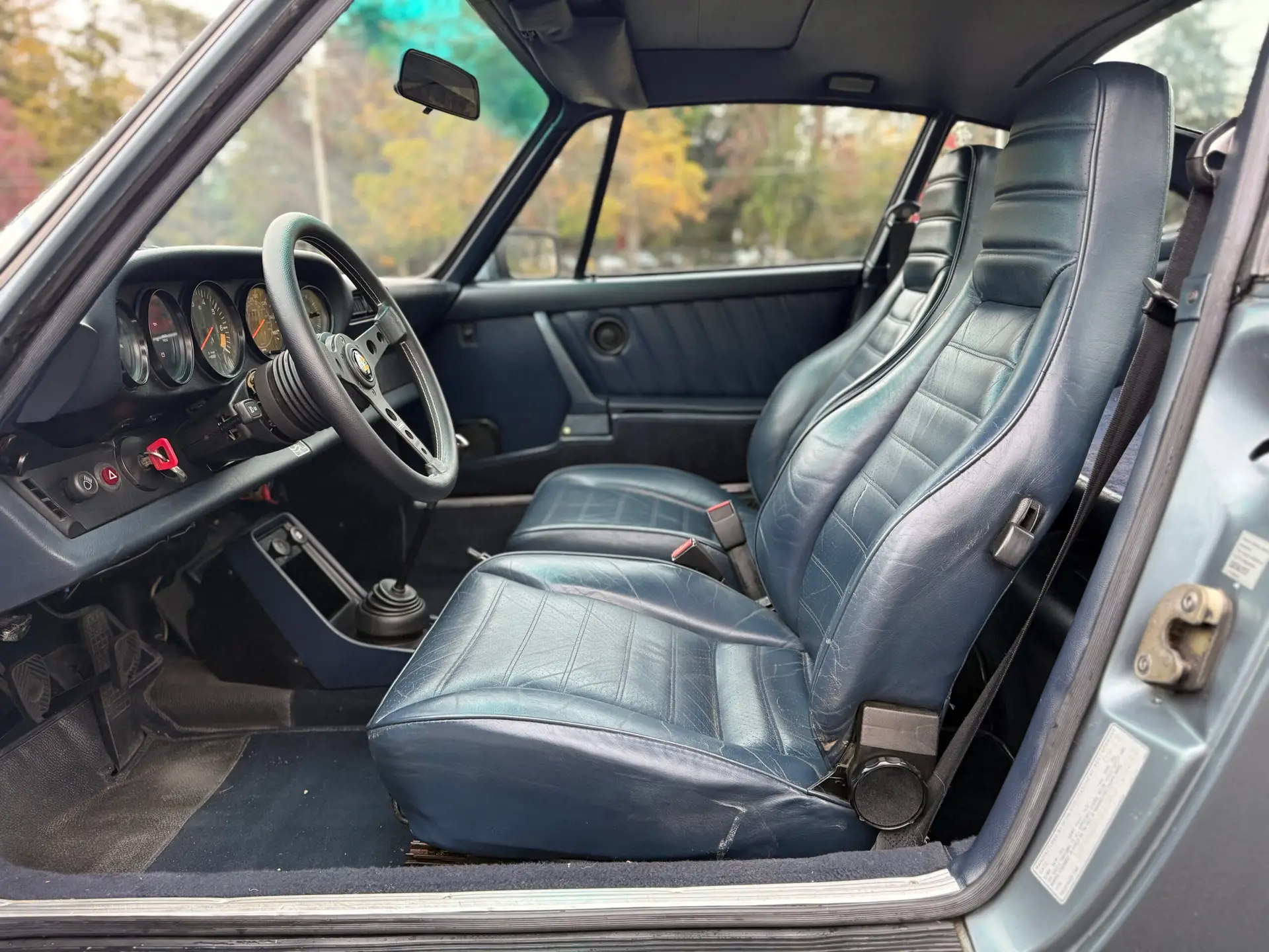 
								1984 Porsche 911 Carerra full									