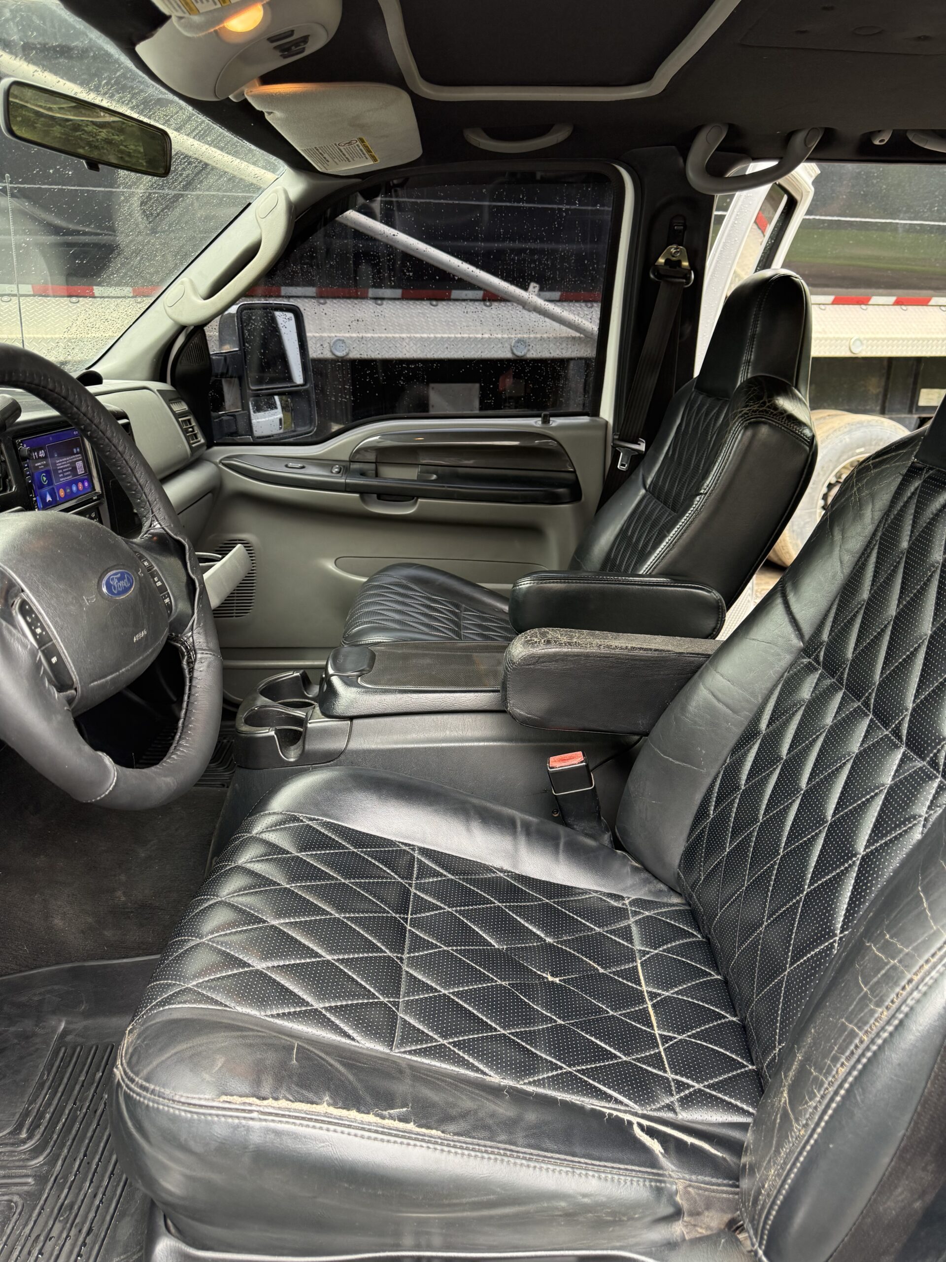 
								2004 Ford F350 lariat short bed dually full									