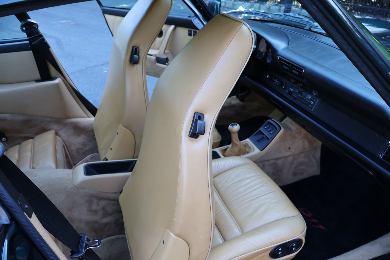 
								1990 Porsche 911 C2 full									
