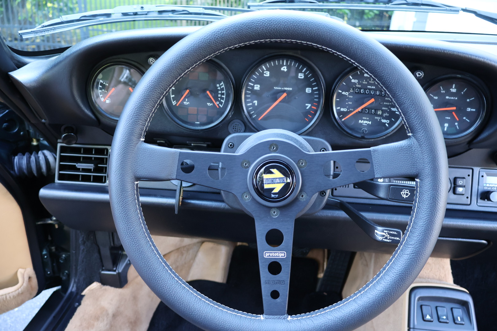 
								1990 Porsche 911 C2 full									
