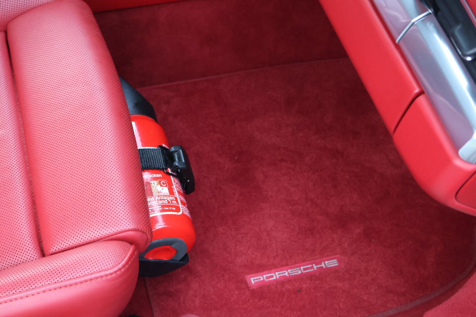 
								2013 Porsche 911 C4S full									